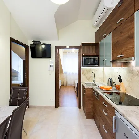 Vanilla 3, 4bdr 2bth 5min To Main Square Apartment Krakow