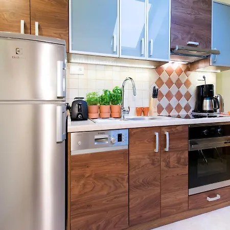 Vanilla 3, 4bdr 2bth 5min To Main Square Apartment *