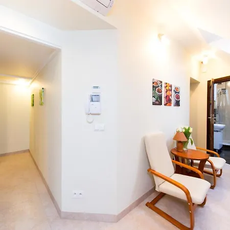 Vanilla 3, 4bdr 2bth 5min To Main Square Krakow