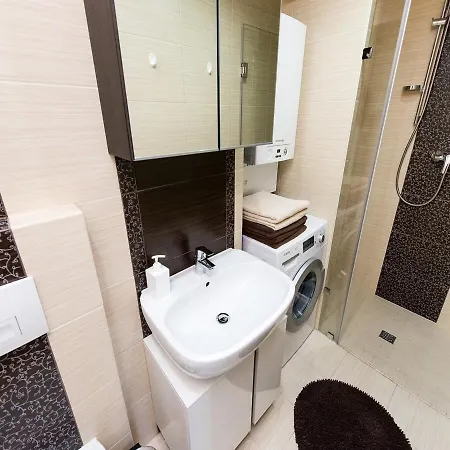 Vanilla 3, 4bdr 2bth 5min To Main Square Apartment Krakow