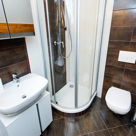 Vanilla 3, 4bdr 2bth 5min To Main Square Apartamento *